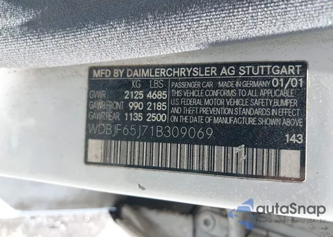 2001 Mercedes-Benz E 320 z USA, uszkodzony, nr VIN WDBJF65J71B309069